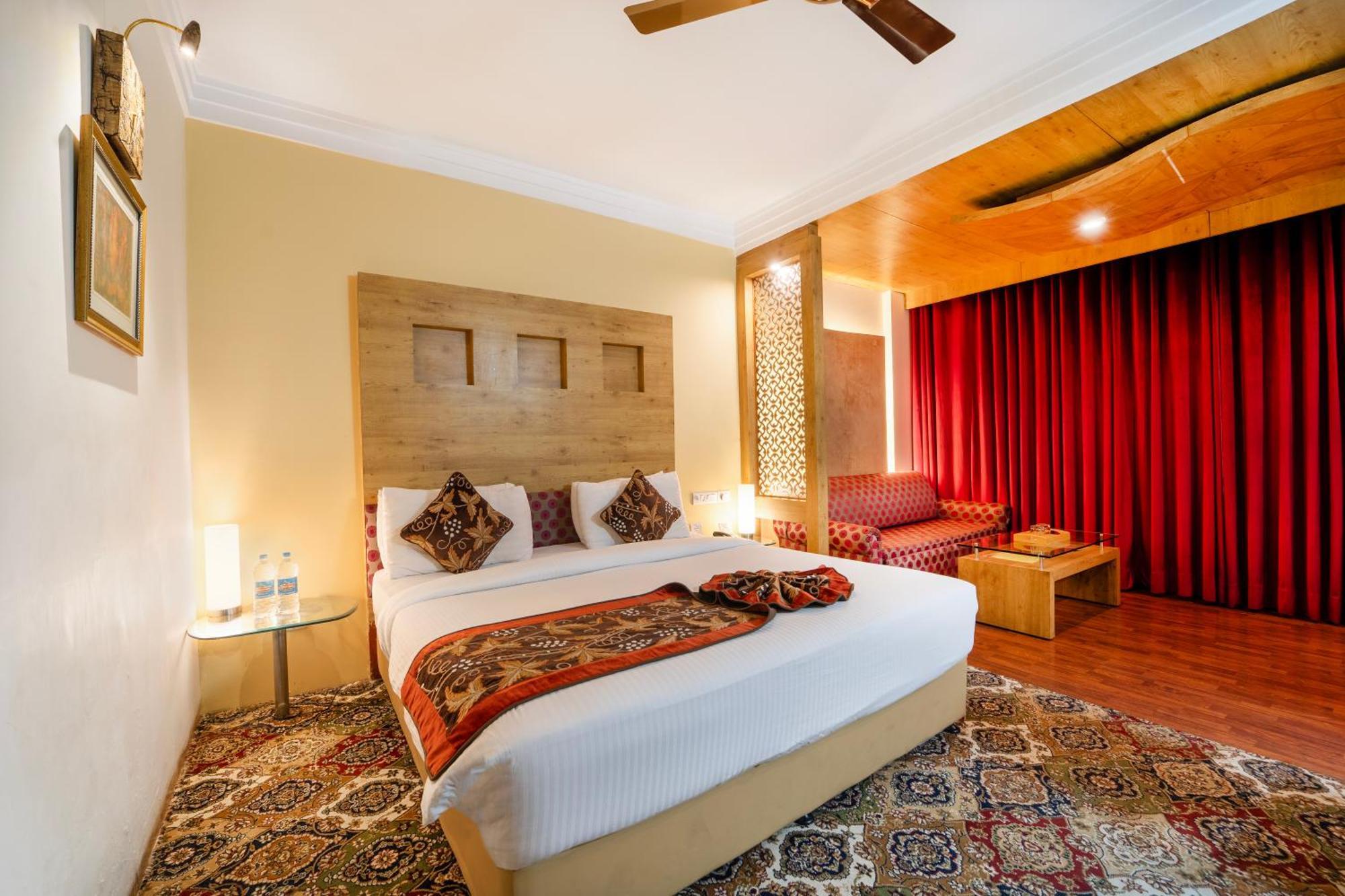 K C Residency Katra Катра Экстерьер фото